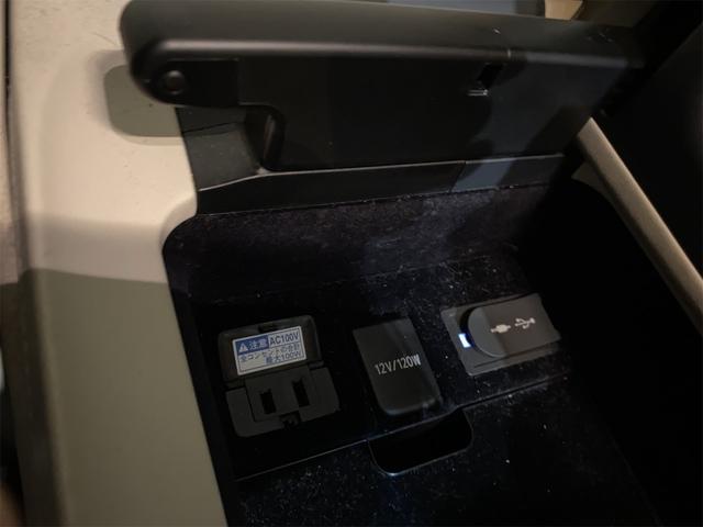 センチュリー ベースグレード　衝突被害軽減システム　ＤＶＤ　禁煙車　パワーシート　ナビ＆ＴＶ　電動格納ミラー　ダブルエアコン　クリアランスソナー　オットマン　ブルートゥース　革シート　ＬＥＤヘッドランプ　パワートランク　地デジ（28枚目）