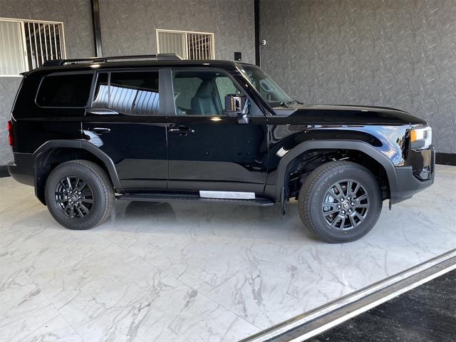 ランドクルーザー２５０ ＶＸ　デジタルインナーミラー　ルーフレール　サンルーフ　ＥＴＣ２．０　４ＷＤ　１オ－ナ－　Ｐシート　トヨタチームメイト　ドライバーモニターカメラ　ＦＣＴＡ　ＬＣＡ　緊急時操舵支援　全周囲モニター　３列シート（4枚目）