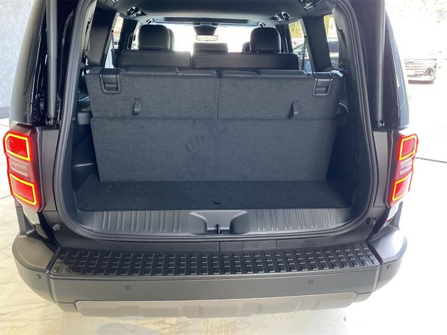 ランドクルーザー２５０ ＶＸ　デジタルインナーミラー　ルーフレール　サンルーフ　ＥＴＣ２．０　４ＷＤ　１オ－ナ－　Ｐシート　トヨタチームメイト　ドライバーモニターカメラ　ＦＣＴＡ　ＬＣＡ　緊急時操舵支援　全周囲モニター　３列シート（18枚目）