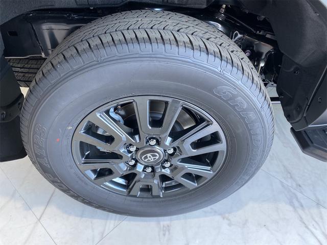 ランドクルーザー２５０ ＶＸ　デジタルインナーミラー　ルーフレール　サンルーフ　ＥＴＣ２．０　４ＷＤ　１オ－ナ－　Ｐシート　トヨタチームメイト　ドライバーモニターカメラ　ＦＣＴＡ　ＬＣＡ　緊急時操舵支援　全周囲モニター　３列シート（20枚目）