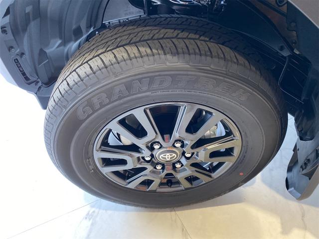 ランドクルーザー２５０ ＶＸ　デジタルインナーミラー　ルーフレール　サンルーフ　ＥＴＣ２．０　４ＷＤ　１オ－ナ－　Ｐシート　トヨタチームメイト　ドライバーモニターカメラ　ＦＣＴＡ　ＬＣＡ　緊急時操舵支援　全周囲モニター　３列シート（22枚目）