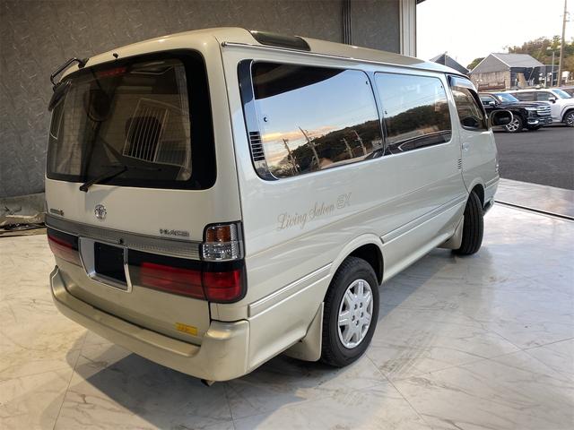 ハイエースワゴン リビングサルーンEX/両側スライドドア/サンルーフ/ETC 電動格納ミラー スペアタイヤ ETC 3列シート パワーウィンドウ パワーステアリング サンルーフ ABS エアコン 両側スライドドア(8枚目)