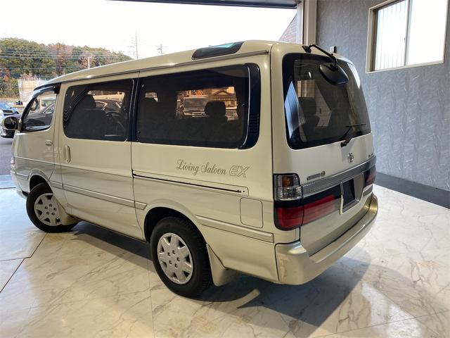 ハイエースワゴン リビングサルーンEX/両側スライドドア/サンルーフ/ETC 電動格納ミラー スペアタイヤ ETC 3列シート パワーウィンドウ パワーステアリング サンルーフ ABS エアコン 両側スライドドア(9枚目)