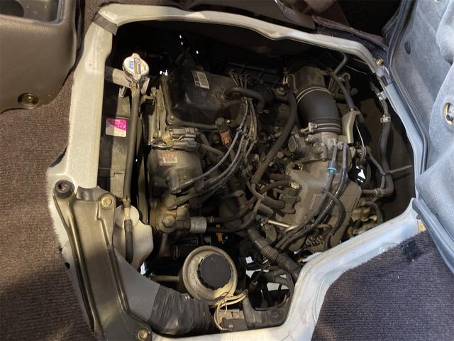 ハイエースワゴン リビングサルーンEX/両側スライドドア/サンルーフ/ETC 電動格納ミラー スペアタイヤ ETC 3列シート パワーウィンドウ パワーステアリング サンルーフ ABS エアコン 両側スライドドア(17枚目)