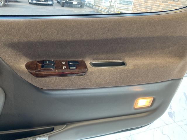 ハイエースワゴン リビングサルーンEX/両側スライドドア/サンルーフ/ETC 電動格納ミラー スペアタイヤ ETC 3列シート パワーウィンドウ パワーステアリング サンルーフ ABS エアコン 両側スライドドア(24枚目)