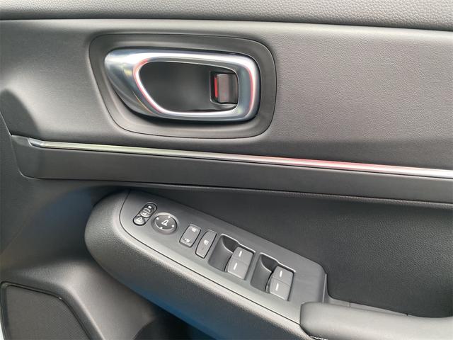 ヴェゼル ｅ：ＨＥＶ　Ｚ／登録済未使用車／マルチビュー／ホンダコネクト　ワンオーナー　マルチビューカメラ　ＨｏｎｄａＳＥＮＳＩＮＧ　ＨｏｎｄａＣＯＮＮＥＣＴディスプレー　ＥＴＣ２．０　後退サポート　ＬＥＤ　置くだけ充電　シートヒータ　パドルシフト　Ｐリアゲート　電子ＰＫＢ（37枚目）