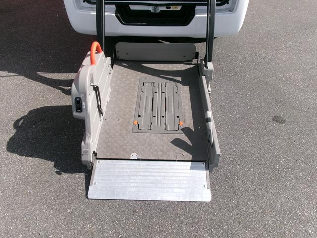 ＮＶ３５０キャラバンバン チェアキャブ車いす２基　チェアキャブ車いす２基（6枚目）
