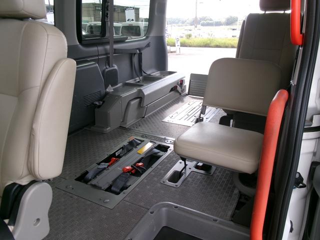 ＮＶ３５０キャラバンバン チェアキャブ車いす２基　チェアキャブ車いす２基（13枚目）