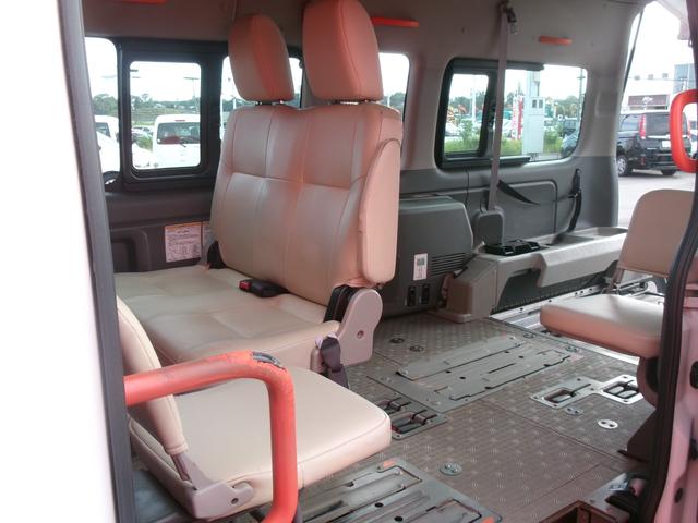 ＮＶ３５０キャラバンバン スーパーロングＤＸターボ　４ドアバン２．５ＤＴチェアキャブＤ仕様　４ＷＤ　車いす４基（10枚目）