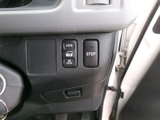 レジアスエースバン ウェルキャブ車いす２基仕様　Ｂタイプ（14枚目）