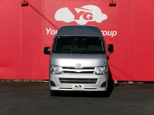 ハイエースバン ウエルキャブ車イス２基仕様（2枚目）