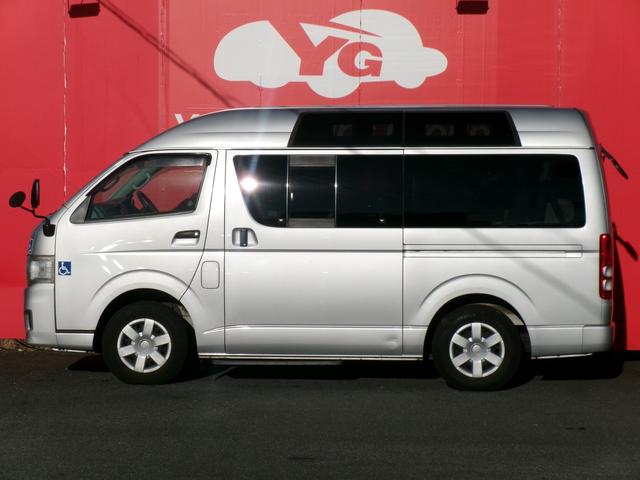 ハイエースバン ウエルキャブ車イス２基仕様（3枚目）