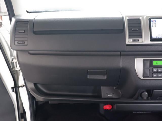 ハイエースバン ロングスーパーＧＬマルチロールトランスポータタイプＩＩ　４型　ディーゼル４ＷＤ　ベットキット　ＬＳＤ　禁煙車　フルセグＴＶ　Ｂｌｕｅｔｏｏｔｈ　　ＥＴＣ　バックカメラ　両側スライドドア　ＭＲＴト　ターボ　ＡＣ１００Ｖ電源　ＤＶＤ再生　ＬＥＤヘッドライト（17枚目）
