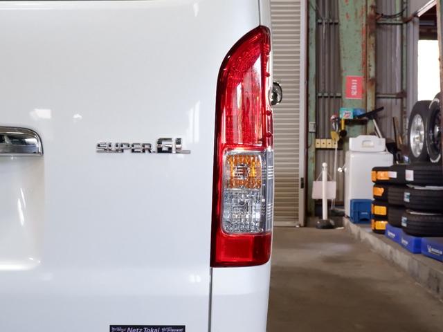 ハイエースバン ロングスーパーＧＬマルチロールトランスポータタイプＩＩ　４型　ディーゼル４ＷＤ　ベットキット　ＬＳＤ　禁煙車　フルセグＴＶ　Ｂｌｕｅｔｏｏｔｈ　　ＥＴＣ　バックカメラ　両側スライドドア　ＭＲＴト　ターボ　ＡＣ１００Ｖ電源　ＤＶＤ再生　ＬＥＤヘッドライト（49枚目）
