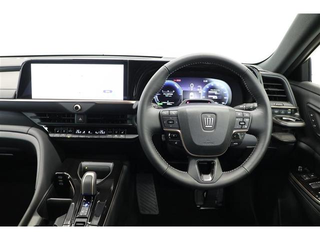 クラウンスポーツ Ｚ　４ＷＤ　メモリーナビ　ＥＴＣ　バックカメラ　革シート　サンルーフ　アルミホイール　フルセグ　オートクルーズコントロール　１００Ｖ電源　寒冷地仕様　衝突防止システム　ＬＥＤヘッドランプ　ワンオーナー（4枚目）