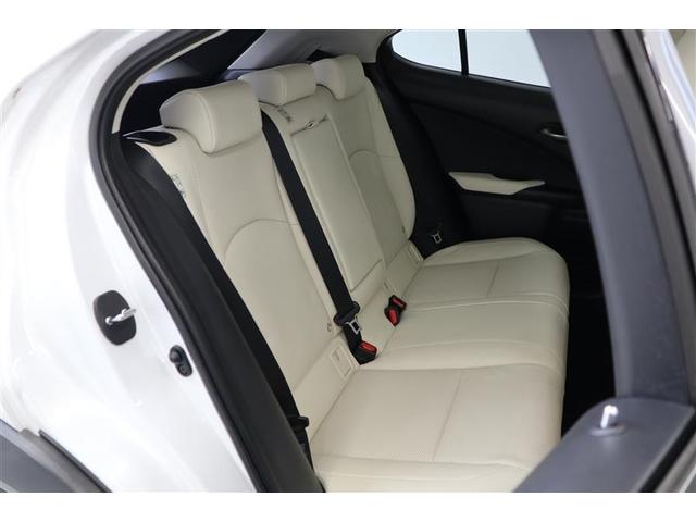 UX UX250h バージョンL HDDナビ バックカメラ 革シート アルミホイール フルセグ 衝突防止システム スマートキー 記録簿 ワンオーナー エアコン パワーステアリング パワーウィンドウ(16枚目)