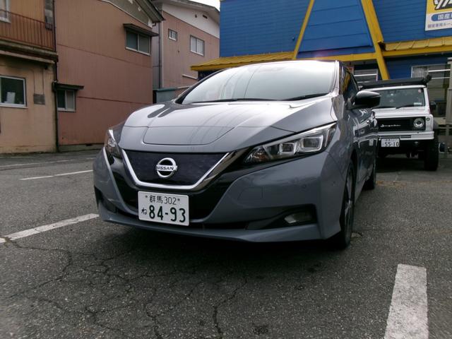 リーフ G 禁煙車 純正9インチナビ 全方位カメラ スマートキー ドライブレコーダー デジタルインナーミラー 17インチアルミ シートヒーター ハンドルヒーター プロパイロット LEDライト ETC(2枚目)