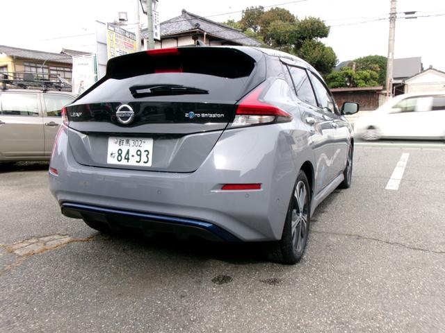 リーフ G 禁煙車 純正9インチナビ 全方位カメラ スマートキー ドライブレコーダー デジタルインナーミラー 17インチアルミ シートヒーター ハンドルヒーター プロパイロット LEDライト ETC(4枚目)