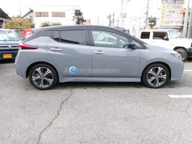 リーフ G 禁煙車 純正9インチナビ 全方位カメラ スマートキー ドライブレコーダー デジタルインナーミラー 17インチアルミ シートヒーター ハンドルヒーター プロパイロット LEDライト ETC(6枚目)