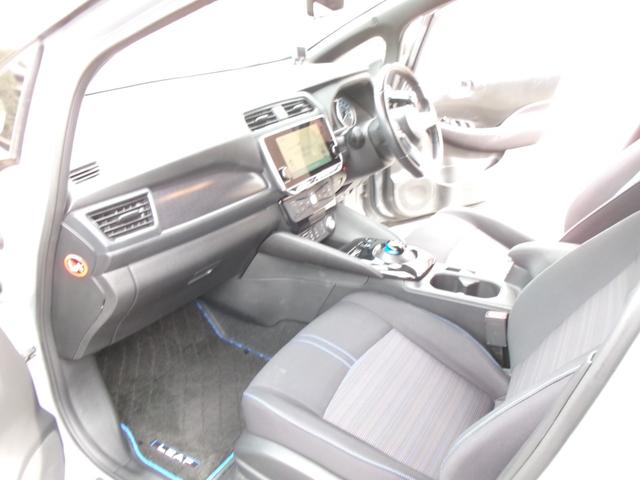 リーフ G 禁煙車 純正9インチナビ 全方位カメラ スマートキー ドライブレコーダー デジタルインナーミラー 17インチアルミ シートヒーター ハンドルヒーター プロパイロット LEDライト ETC(16枚目)