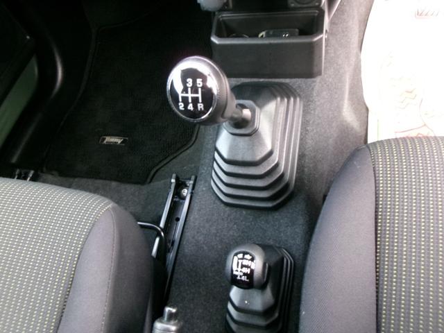 ジムニー XL ワンオーナー 禁煙車 20ミリリフトアップ ブラックアルミ オプカンタイヤ Panasonicナビ 地デジTV ビルトインETC スマートキー スペアキー シートヒーター フォグランプ 5速M/T(12枚目)