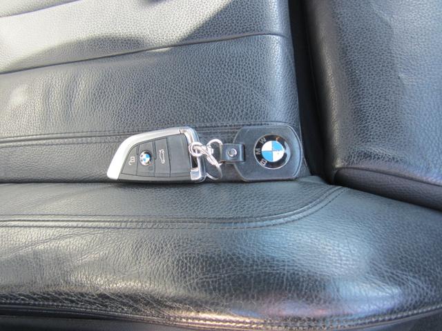 Ｘ５ ｘＤｒｉｖｅ　３５ｄ　Ｍスポーツ　ブラックアウト　ディーゼル車パノラマミックサンルーフ前後ドラレコ、ソナー付きパワーバックドア純正２０インチＡＷ（39枚目）