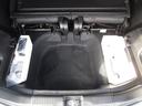 パンク修理キット。車載工具はオプション設定になります。
