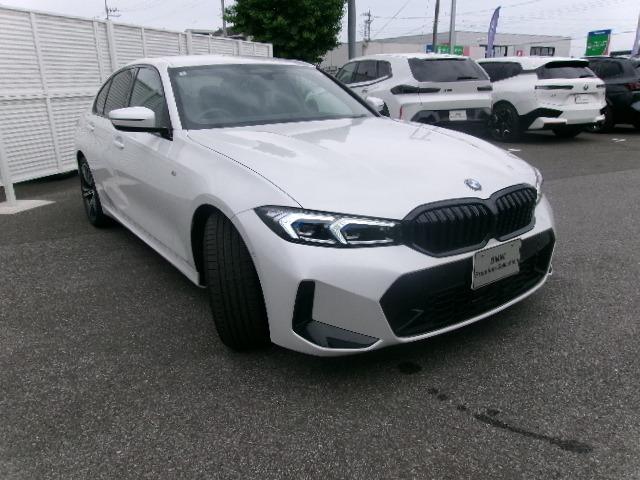 ３シリーズ ３１８ｉ　Ｍスポーツ　エディションシャドー　ＨＤＤナビ　ＡＣＣ　ＥＴＣ　３６０カメラ　カーブドディスプレイ　シートヒーター　ヘッドアップディスプレイ　アンビエントライト　ＬＥＤヘッドライト　アップルカープレイ　純正１９ＡＷ（2枚目）