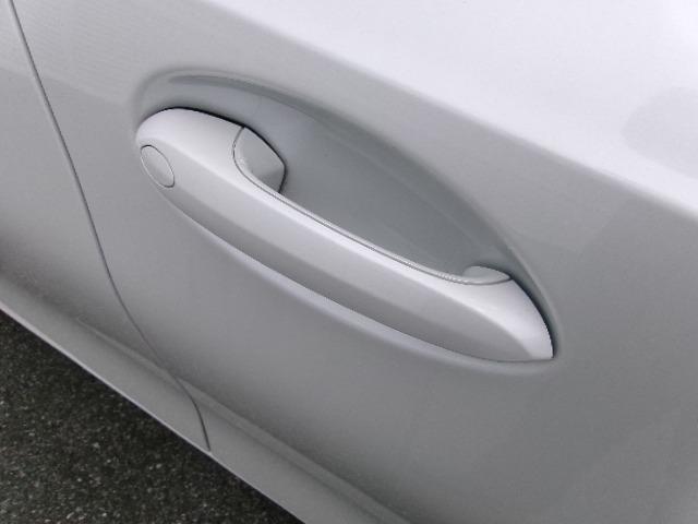 ３シリーズ ３１８ｉ　Ｍスポーツ　エディションシャドー　ＨＤＤナビ　ＡＣＣ　ＥＴＣ　３６０カメラ　カーブドディスプレイ　シートヒーター　ヘッドアップディスプレイ　アンビエントライト　ＬＥＤヘッドライト　アップルカープレイ　純正１９ＡＷ（9枚目）