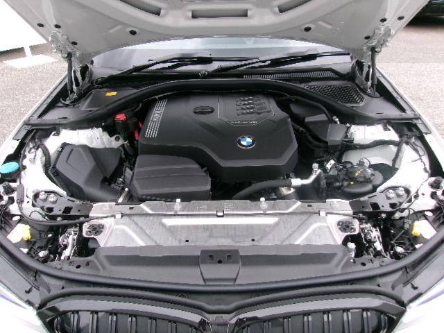 ３シリーズ ３１８ｉ　Ｍスポーツ　エディションシャドー　ＨＤＤナビ　ＡＣＣ　ＥＴＣ　３６０カメラ　カーブドディスプレイ　シートヒーター　ヘッドアップディスプレイ　アンビエントライト　ＬＥＤヘッドライト　アップルカープレイ　純正１９ＡＷ（18枚目）
