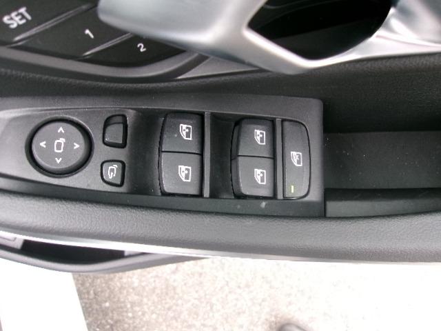 ３シリーズ ３１８ｉ　Ｍスポーツ　エディションシャドー　ＨＤＤナビ　ＡＣＣ　ＥＴＣ　３６０カメラ　カーブドディスプレイ　シートヒーター　ヘッドアップディスプレイ　アンビエントライト　ＬＥＤヘッドライト　アップルカープレイ　純正１９ＡＷ（38枚目）