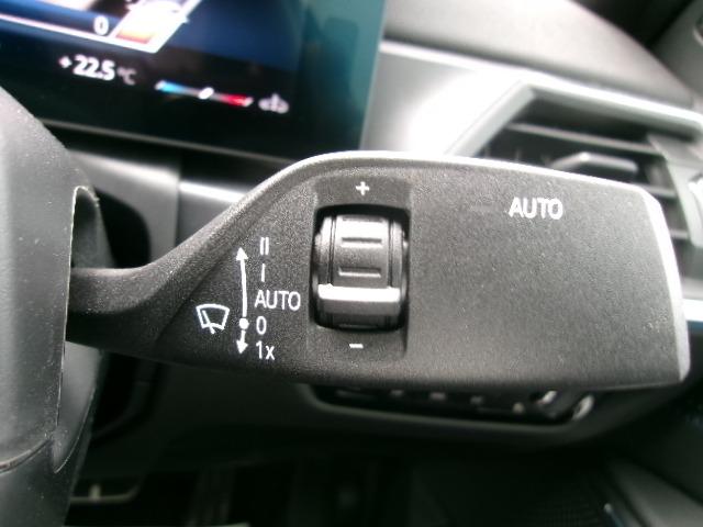 ３シリーズ ３１８ｉ　Ｍスポーツ　エディションシャドー　ＨＤＤナビ　ＡＣＣ　ＥＴＣ　３６０カメラ　カーブドディスプレイ　シートヒーター　ヘッドアップディスプレイ　アンビエントライト　ＬＥＤヘッドライト　アップルカープレイ　純正１９ＡＷ（48枚目）