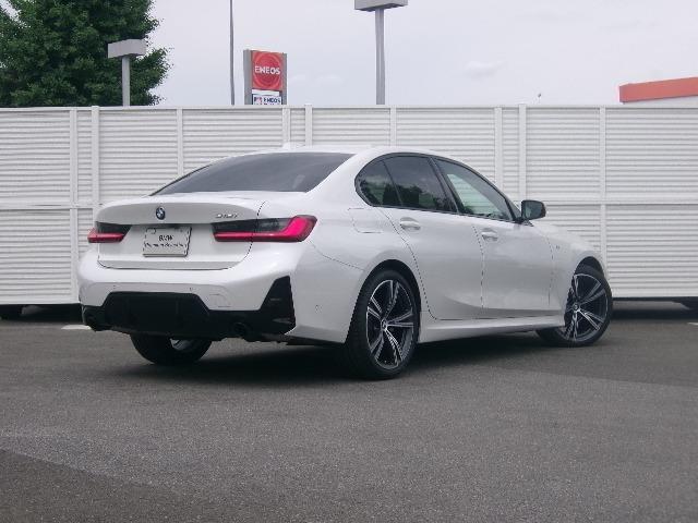 ３シリーズ ３１８ｉ　Ｍスポーツ　エディションシャドー　ＨＤＤナビ　ＡＣＣ　ＥＴＣ　３６０カメラ　カーブドディスプレイ　シートヒーター　ヘッドアップディスプレイ　アンビエントライト　ＬＥＤヘッドライト　アップルカープレイ　純正１９ＡＷ（75枚目）