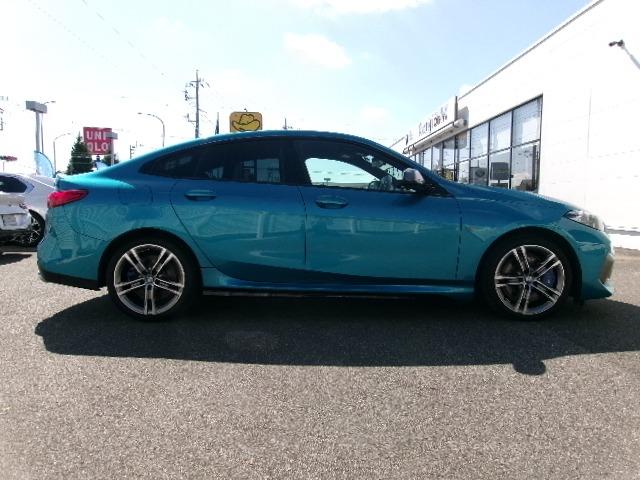 ２シリーズ Ｍ２３５ｉ　ｘＤｒｉｖｅグランクーペ　ＥＴＣ　ＡＣＣ　ＨＤＤナビ　アップルカープレイ　純正１８インチＡＷ　シートヒーター（17枚目）