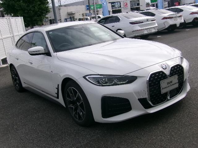 ４シリーズ ４２０ｄ　ｘＤｒｉｖｅグランクーペ　Ｍスポーツ　元社有車　ＨＤＤナビ　ＥＴＣ　ＡＣＣ　３６０度カメラ　アップルカープレイ対応　シートヒーター　ヘッドアップディスプレイ　カーブドディスプレイ　純正１９ＡＷ（10枚目）