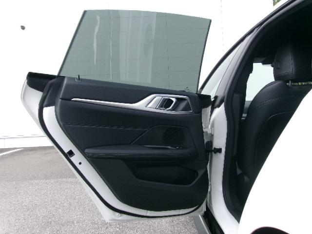 ４シリーズ ４２０ｄ　ｘＤｒｉｖｅグランクーペ　Ｍスポーツ　元社有車　ＨＤＤナビ　ＥＴＣ　ＡＣＣ　３６０度カメラ　アップルカープレイ対応　シートヒーター　ヘッドアップディスプレイ　カーブドディスプレイ　純正１９ＡＷ（24枚目）