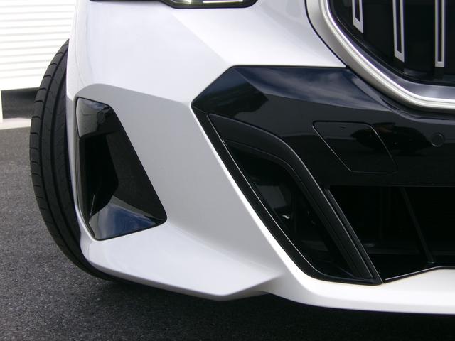 当展示場では厳選された車両が常時４５台〜６０台の展示をしております。展示在庫以外にもお探しも出来ます！