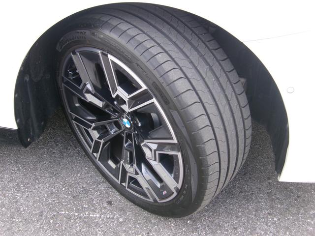 ＢＭＷカードをご存知ですか？ＢＭＷをお乗りのお客様には大変お得なカードとなっております。ポイントももちろんですがロードワークサービスが付いておりいざという時には役立つカード！それがＢＭＷカードです♪