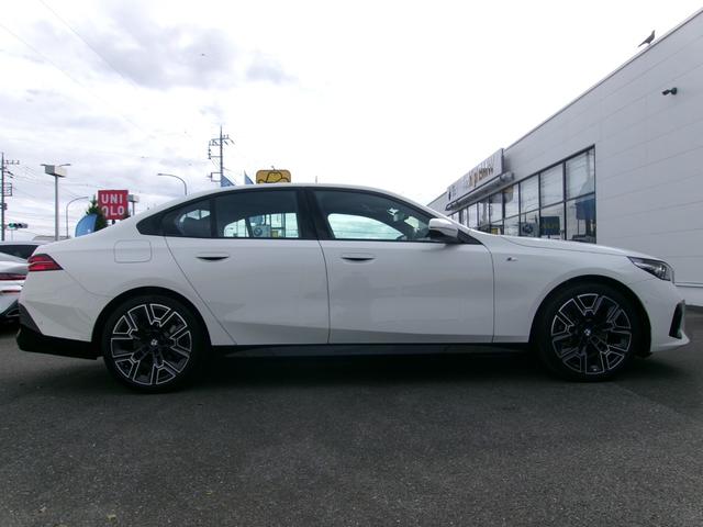 ＢＭＷ認定中古車は１００項目にわたる点検整備を行いしっかりとメンテナンスをした上でご納車させて頂きます。安心して快適にお乗りいただくためにも私たちがしっかりサポートさせていただきます！