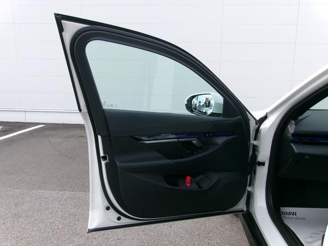 当展示場では厳選された車両が常時４５台〜６０台の展示をしております。展示在庫以外にもお探しも出来ます！