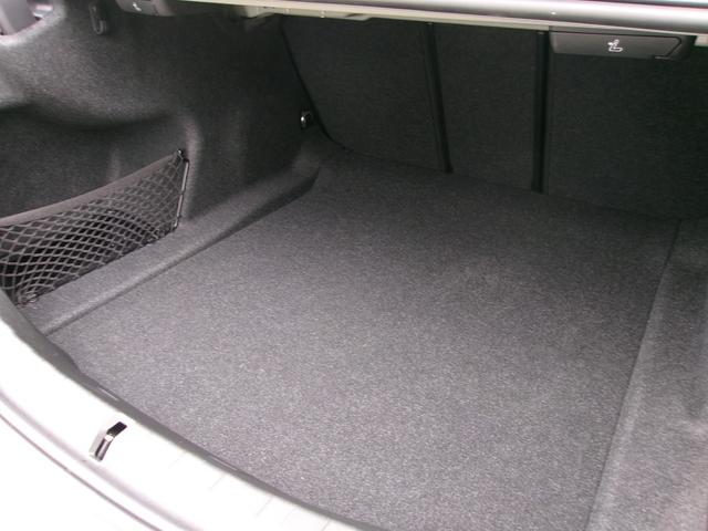 ３シリーズ ３２０ｄ　ｘＤｒｉｖｅ　Ｍスポーツ　ＨＤＤナビ　ＥＴＣ　ＡＣＣ　シートヒーター　電動シート　アダプティブＬＥＤヘッドライト　電動リアゲート　ヘッドアップディスプレイ　アップルカープレイ対応　純正１９ＡＷ（69枚目）