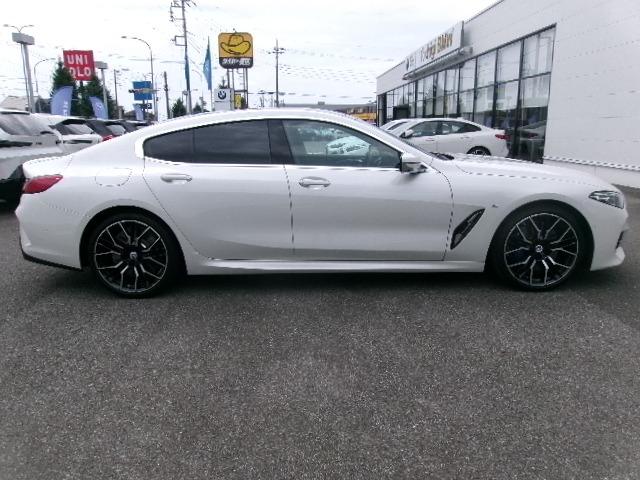 8シリーズ 840i グランクーペ エクスクルーシブ Mスポーツ 1オーナー HDDナビ ACC ETC 360カメラ サンルーフ レザーシート レーザーライト 純正地デジ 純正20AW(17枚目)