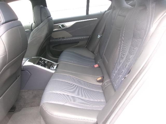 8シリーズ 840i グランクーペ エクスクルーシブ Mスポーツ 1オーナー HDDナビ ACC ETC 360カメラ サンルーフ レザーシート レーザーライト 純正地デジ 純正20AW(28枚目)