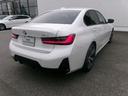 ３１８ｉ　Ｍスポーツ　エディションシャドー　ＨＤＤナビ　ＡＣＣ　ＥＴＣ　３６０カメラ　カーブドディスプレイ　シートヒーター　ヘッドアップディスプレイ　アンビエントライト　ＬＥＤヘッドライト　アップルカープレイ　純正１９ＡＷ（16枚目）