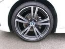３１８ｉ　Ｍスポーツ　エディションシャドー　ＨＤＤナビ　ＡＣＣ　ＥＴＣ　３６０カメラ　カーブドディスプレイ　シートヒーター　ヘッドアップディスプレイ　アンビエントライト　ＬＥＤヘッドライト　アップルカープレイ　純正１９ＡＷ（19枚目）
