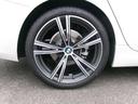 ３１８ｉ　Ｍスポーツ　エディションシャドー　ＨＤＤナビ　ＡＣＣ　ＥＴＣ　３６０カメラ　カーブドディスプレイ　シートヒーター　ヘッドアップディスプレイ　アンビエントライト　ＬＥＤヘッドライト　アップルカープレイ　純正１９ＡＷ（21枚目）