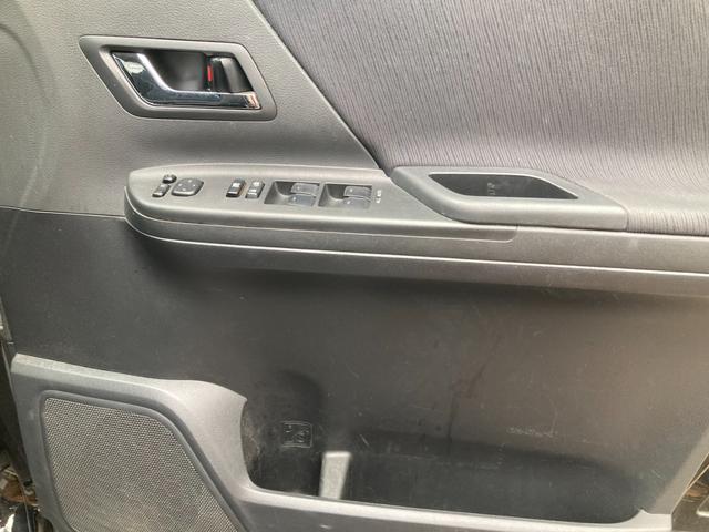 ヴェルファイア ２．４Ｚ　プラチナセレクションＩＩ　／１年保証付／両側パワスラ／パワーバックドア／後席フリップダウンＭ／ナビ地デジ／バックカメラ／プッシュスタート／スマートキ／３列シート／７人乗り／オットマン／コンビステアリング／純正１８ＡＷ／クルコン（22枚目）