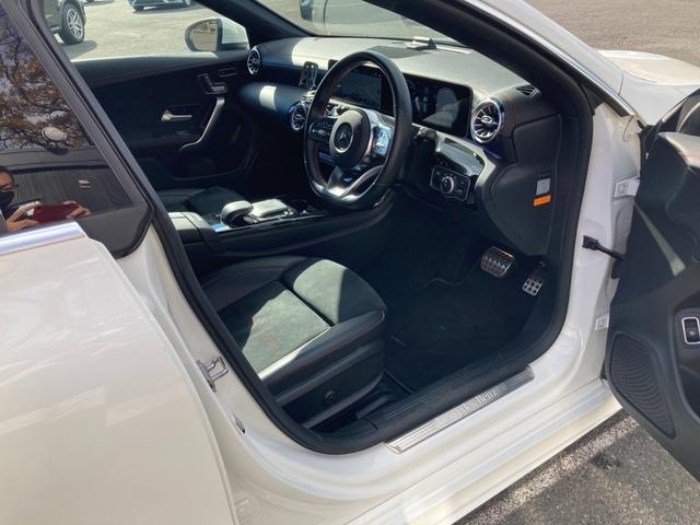 ＣＬＡクラス シューティングブレーク ＣＬＡ２００ｄ　シューティングブレーク　ＡＭＧライン　／ブラインドスポット／アダプティブクルーズコントロール／純正ナビ／地デジ／バックカメラ／アンビエントライト／ハーフレザーシート／パワーシート／パワーバックドア／ＬＥＤヘッドライト／純正１８インチアルミ（10枚目）