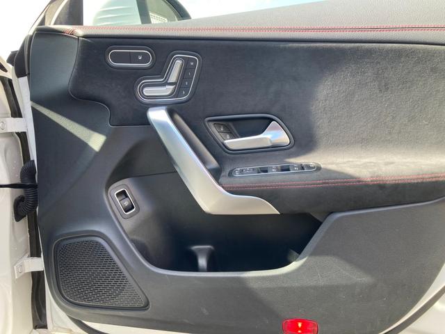 ＣＬＡクラス シューティングブレーク ＣＬＡ２００ｄ　シューティングブレーク　ＡＭＧライン　／ブラインドスポット／アダプティブクルーズコントロール／純正ナビ／地デジ／バックカメラ／アンビエントライト／ハーフレザーシート／パワーシート／パワーバックドア／ＬＥＤヘッドライト／純正１８インチアルミ（11枚目）