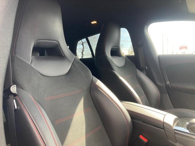 ＣＬＡクラス シューティングブレーク ＣＬＡ２００ｄ　シューティングブレーク　ＡＭＧライン　／ブラインドスポット／アダプティブクルーズコントロール／純正ナビ／地デジ／バックカメラ／アンビエントライト／ハーフレザーシート／パワーシート／パワーバックドア／ＬＥＤヘッドライト／純正１８インチアルミ（12枚目）